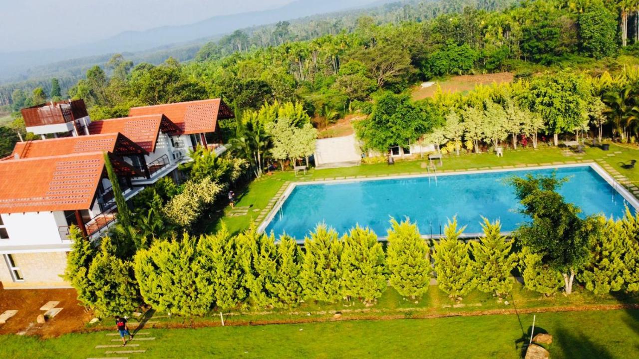 7 Heaven Villas & Resorts จิกมากาลูร์ ภายนอก รูปภาพ