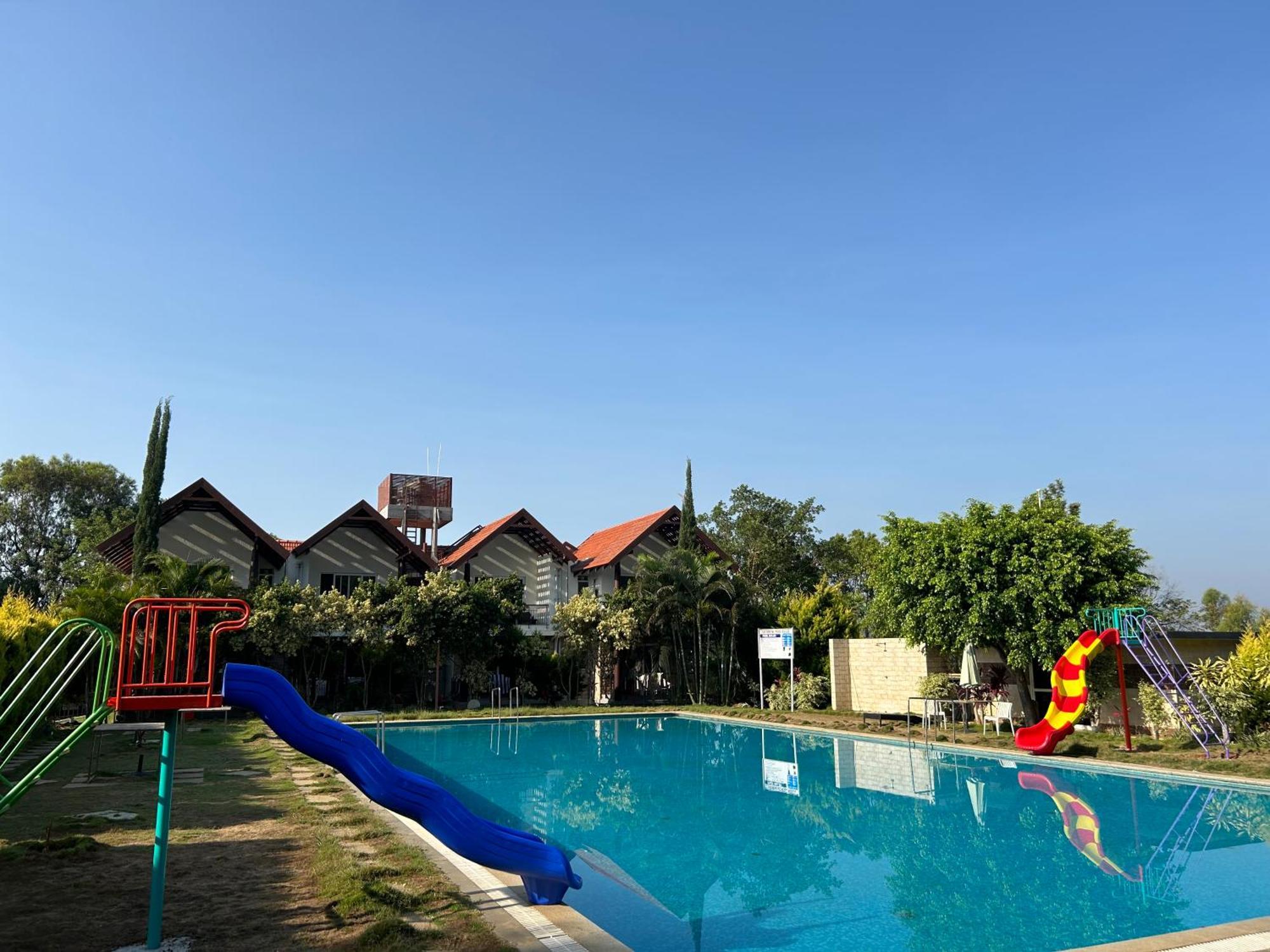 7 Heaven Villas & Resorts จิกมากาลูร์ ภายนอก รูปภาพ